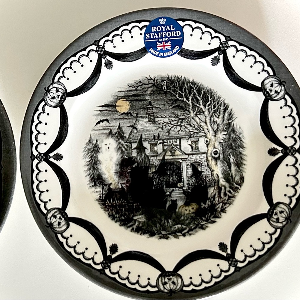 4 Royal Stafford Coven dinner/salad plates, Royal Stafford witch dinnerware NWT - Picture 6 of 6